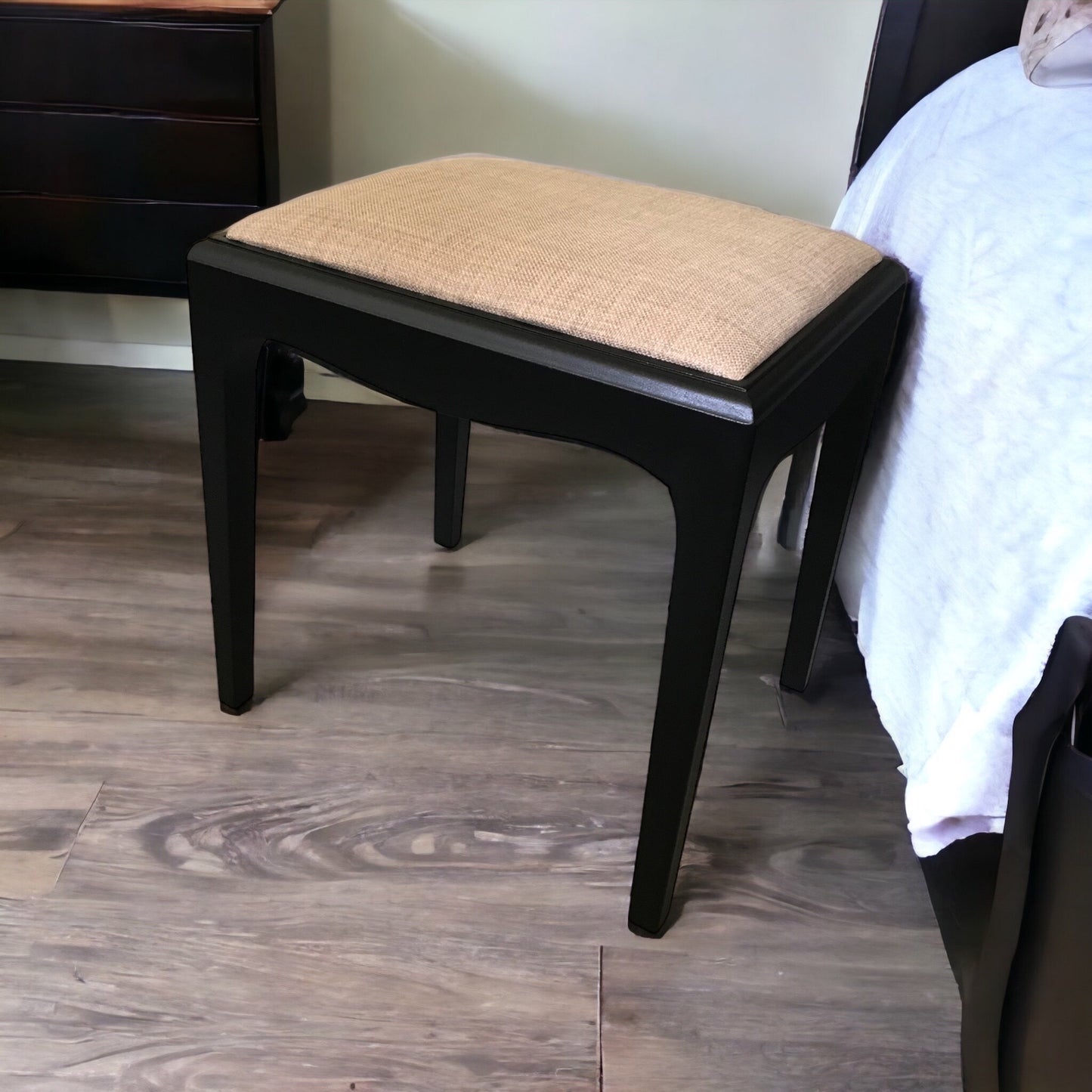 Stag Minstrel Stool