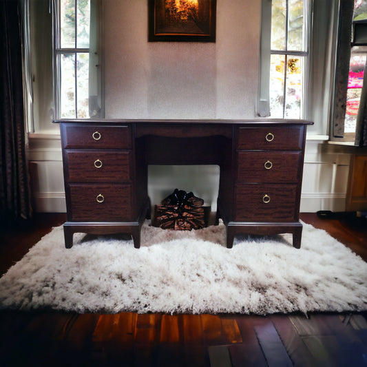 Stag Minstrel Desk