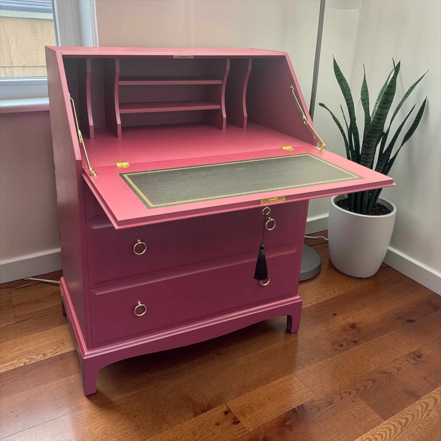 Stag Minstrel Bureau