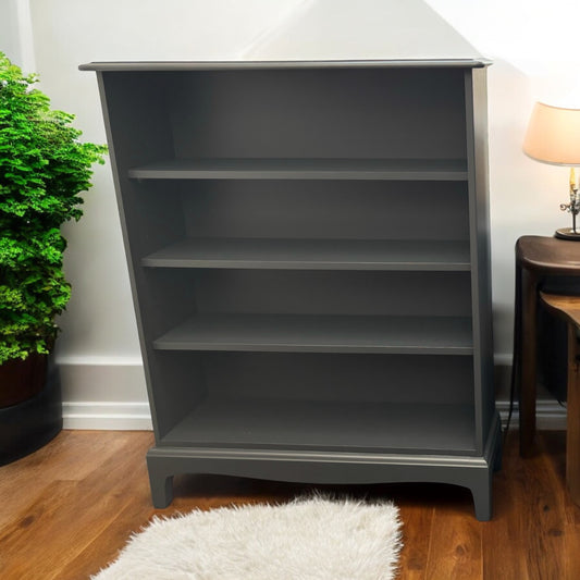 Stag Minstrel Bookcase/shelving unit